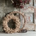 Wieniec z gęstych koralików IB LAURSEN wooden beads wreath
